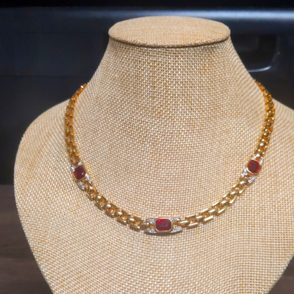 Elegant Gold Necklace with Red Accents